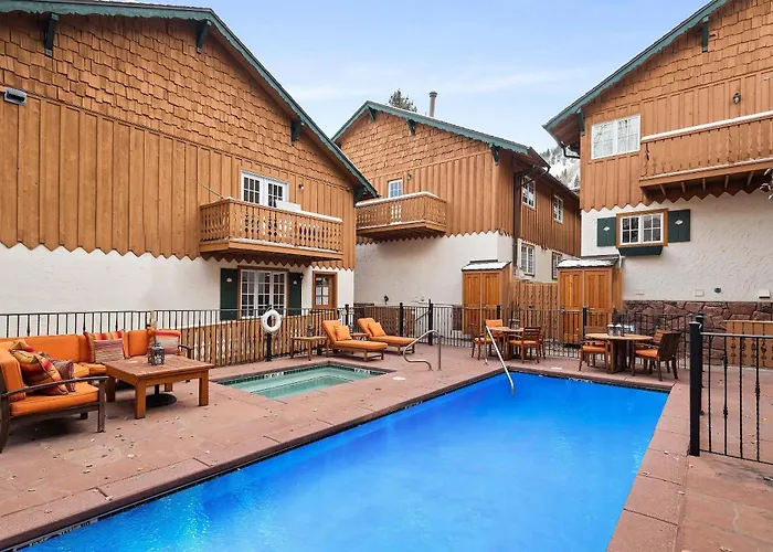 Central Ac, Updated 4 Bedroom 4-5 Ba Townhouse, Pool